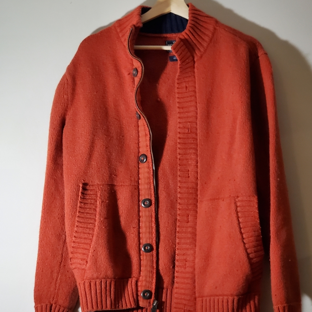 ***SOLD**** The North Face sweater